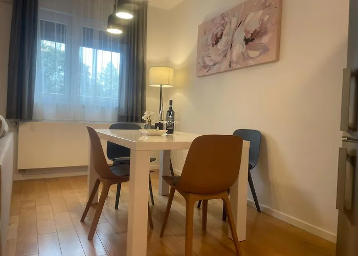 Moderna Apartment Urban Stay